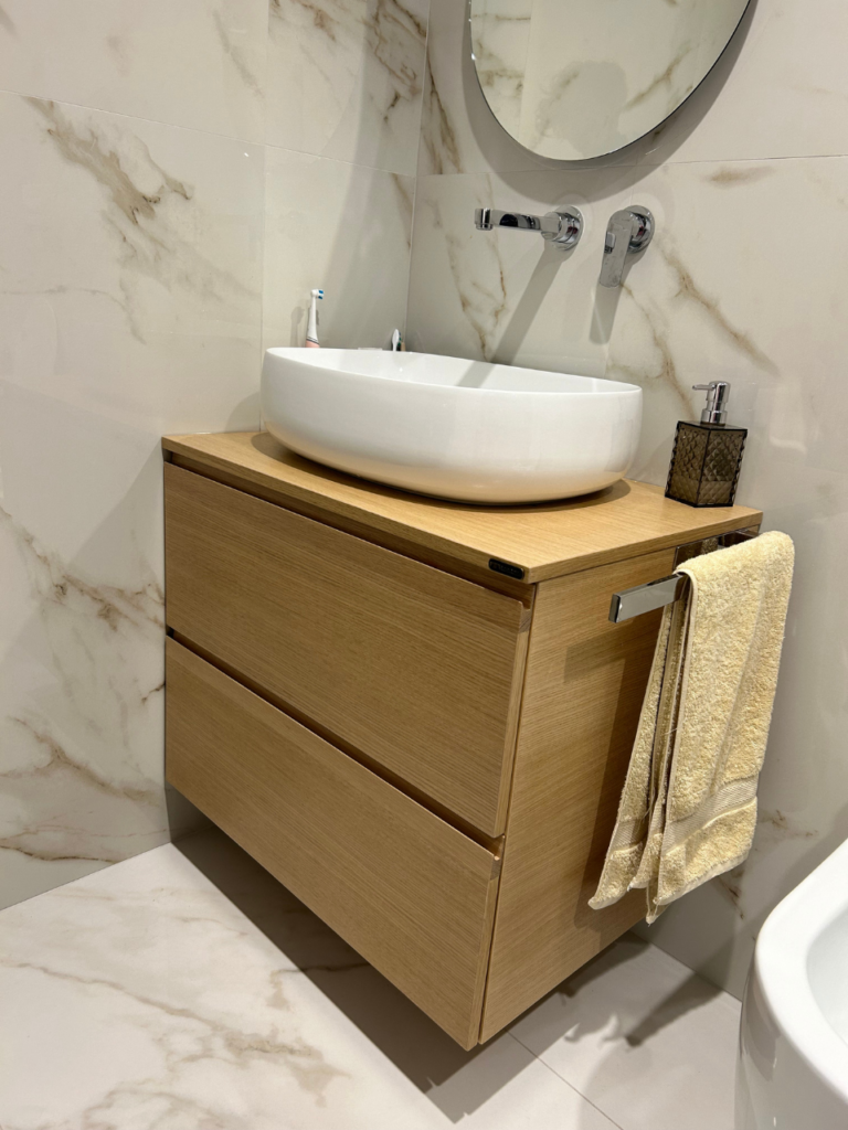 Treante Mobile da bagno in legno listellare